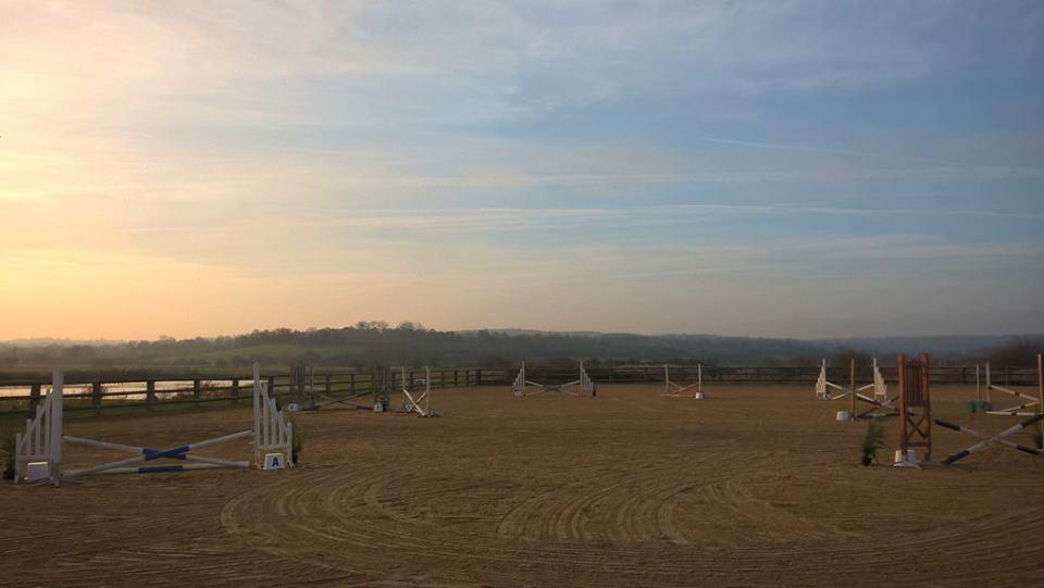 CENTRE EQUESTRE DE BLONVILLE cours stages pension cheval poney cours particulier promenade a cheval
